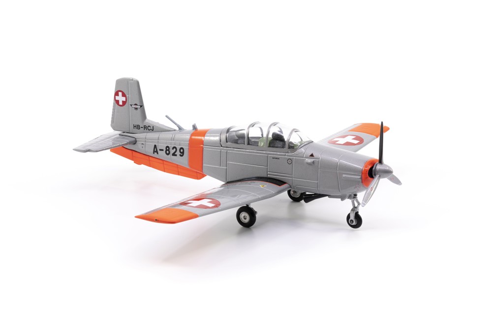 Image de Pilatus P-3 A-829 HB-RCJ Museum Altenrhein Flugzeugmodell Metallmodell 1:72 ACE line Arwico